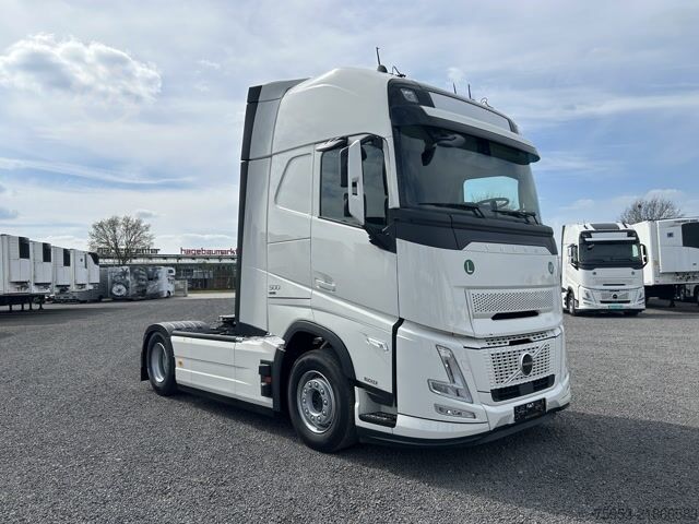 Standardni traktor jedinica Volvo FH 500 Aero Euro 6 Globe XL Leder Mikrowelle
