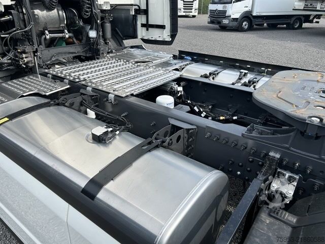 Standardni traktor jedinica Volvo FH 500 Aero Euro 6 Globe XL Leder Mikrowelle