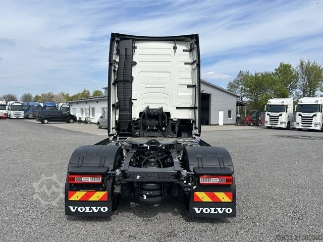Standardni traktor jedinica Volvo FH 500 Aero Euro 6 Globe XL Leder Mikrowelle