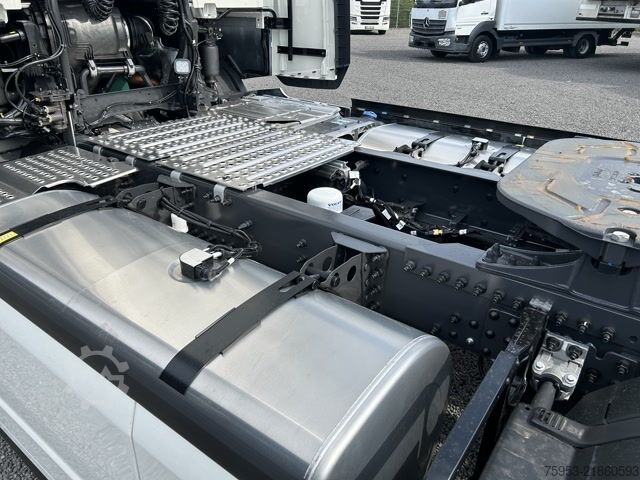 Standardni traktor jedinica Volvo FH 500 Aero Euro 6 Globe XL Leder Mikrowelle