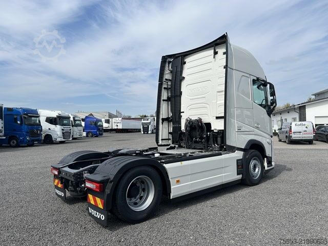Standardni traktor jedinica Volvo FH 500 Aero Euro 6 Globe XL Leder Mikrowelle