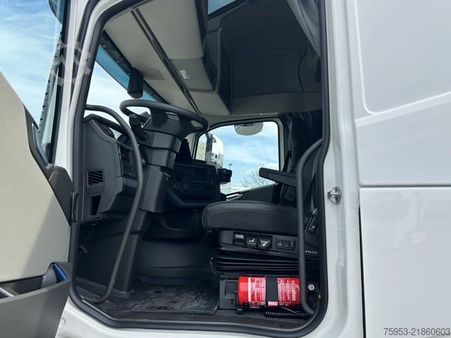 Standardni tegljač Volvo FH 500 Aero Euro 6 Globe XL Leder Mikrowelle