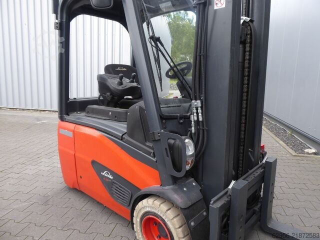 Electric 3-wheel forklift Linde E18-02