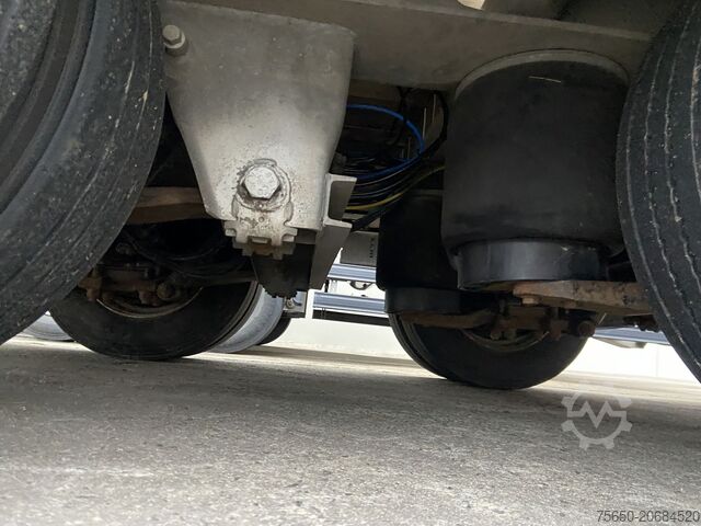 Matala lavetti perävaunu Fliegl DTS 300  3 Achs Tiefladeranhänger