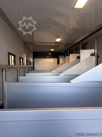 Transport af heste Scania P250 Horse Truck