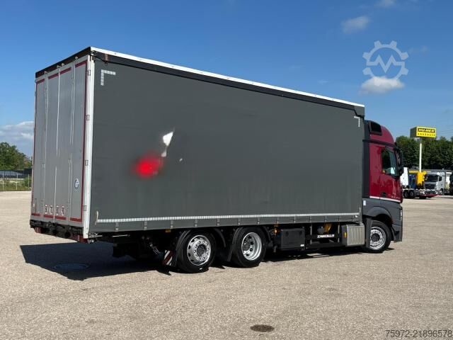 Plattewagen met zeil  Actros 2543LL HUBDACH Curtainsider