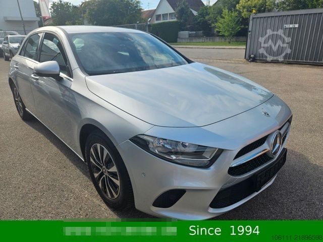 Ван MERCEDES-BENZ A 200 A -Klasse  Navigation Kamera