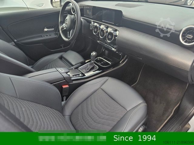Ван MERCEDES-BENZ A 200 A -Klasse  Navigation Kamera