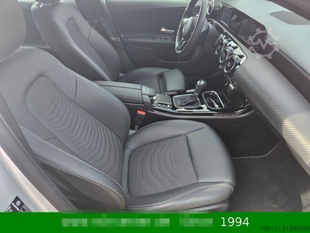 Ван MERCEDES-BENZ A 200 A -Klasse  Navigation Kamera