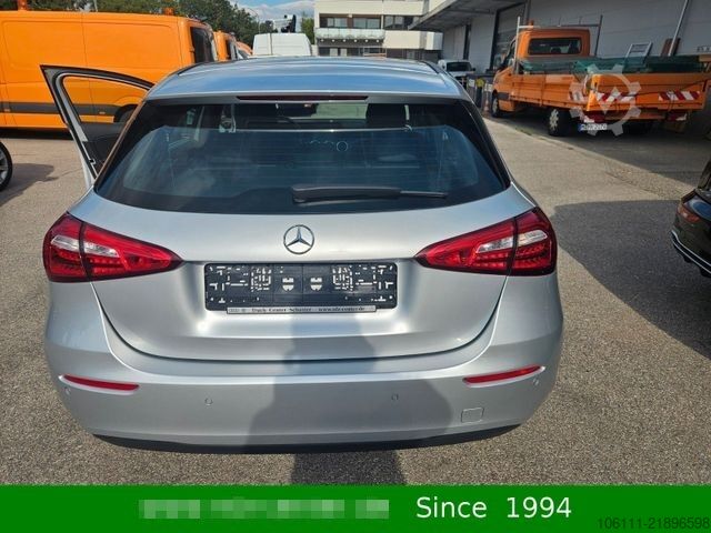 Ван MERCEDES-BENZ A 200 A -Klasse  Navigation Kamera