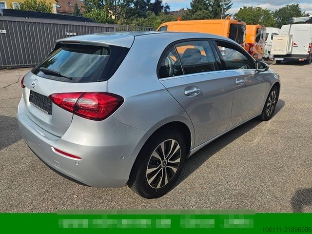 Ван MERCEDES-BENZ A 200 A -Klasse  Navigation Kamera