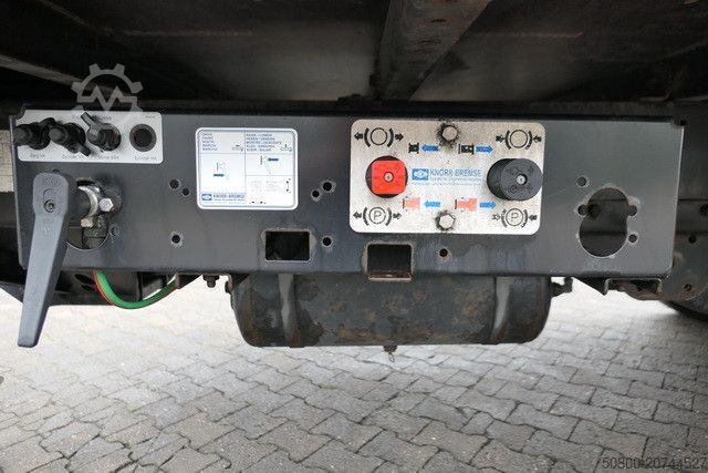 Тентованный прицеп MÖSLEIN TKO 105, Tandem, 6.100mm lang, Luftfederung