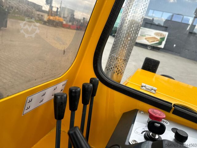מלגזה ארבע-כיוונית Combilift C2500 / Compact / Wide positioner