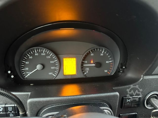 รถดับเพลิง MERCEDES-BENZ Sprinter 519 RTW / 4x4 Allrad / WAS Trage