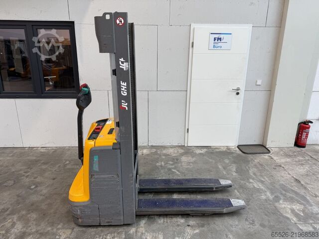 Hochhubwagen Jungheinrich EJC 112 Li Ion / 908 Std.