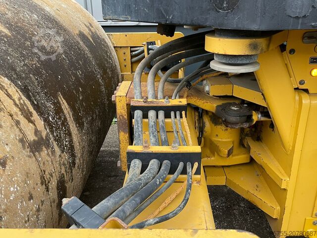 Single drum roller Caterpillar CS66B