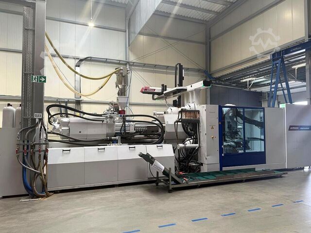 Liejimo mašina Wittmann Battenfeld MacroPower 900/ 8800