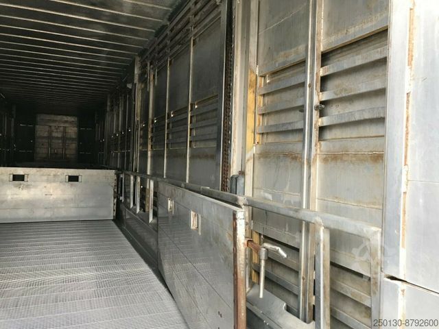 Semiremorcă pentru transportul animalelor PEZZIOLI SBA 63/3.Stock, Aggregat, Hubdach, Tränke