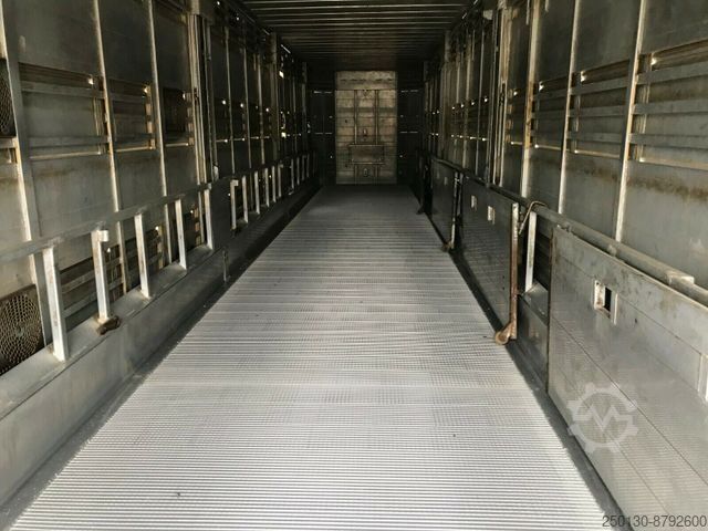 Semiremorcă pentru transportul animalelor PEZZIOLI SBA 63/3.Stock, Aggregat, Hubdach, Tränke