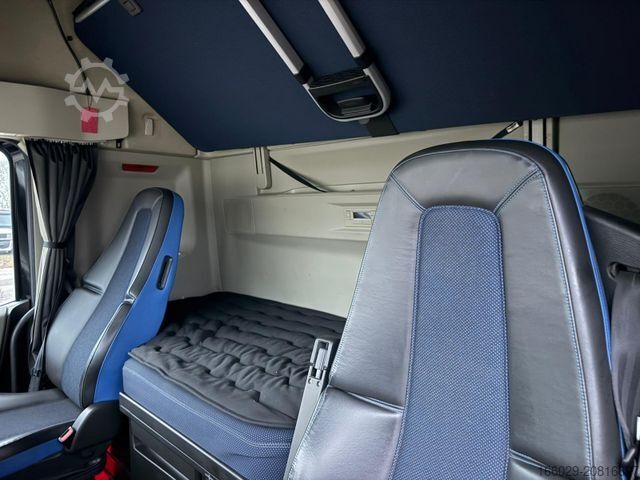 Standardni tegljač VOLVO FH 500 XL Top gepflegt Euro 6