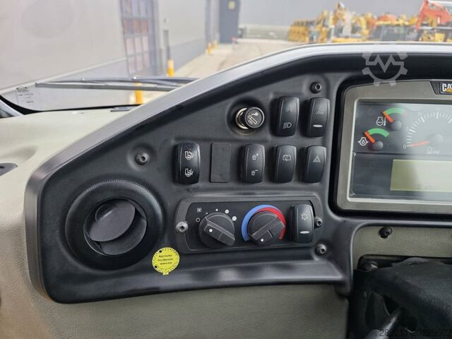 Φορτηγό ανατρεπόμενο CAT 735 B