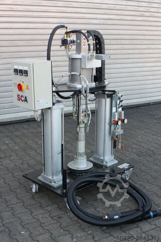Compressed air driven piston pump 