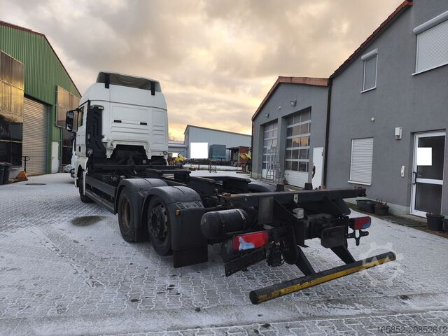 Khung xe có cabin lái MAN TGX 26.440