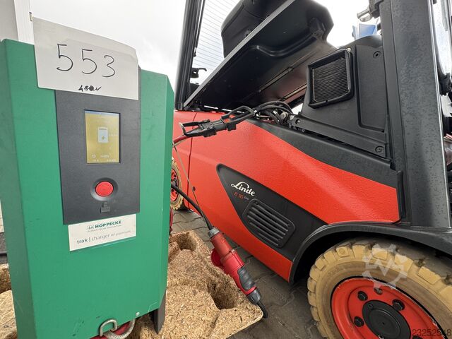 รถยกไฟฟ้า 4 ล้อ Linde E16P-02+ Ladegerät