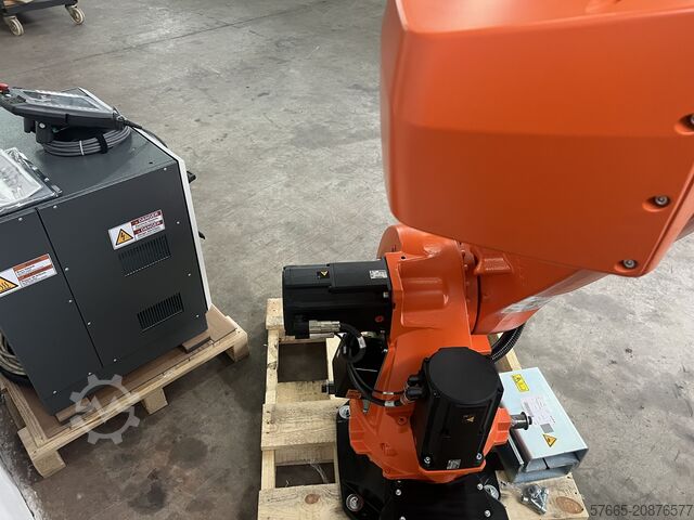 Robô industrial KUKA KR 30 R2100 / SEL KRC5 NEU