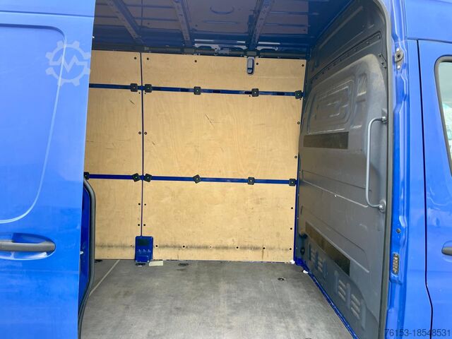 Furgon Mercedes-Benz SPRINTER 311