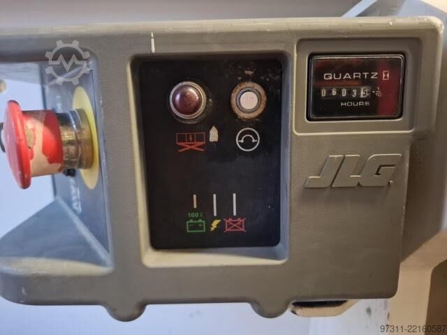 Elevador de tesoura JLG 2646ES