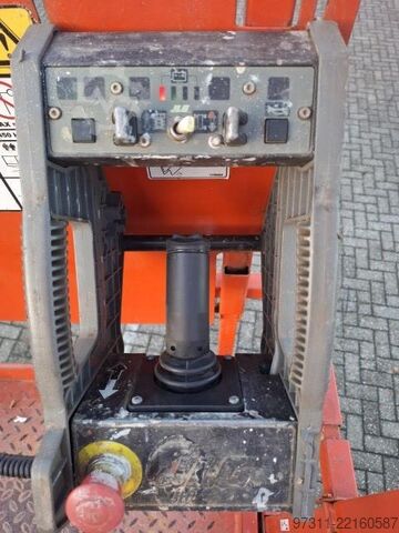 Elevador de tesoura JLG 2646ES