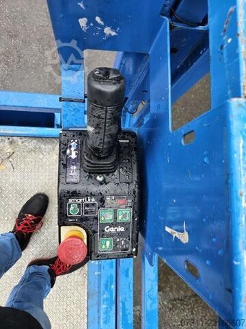 Ножичний підйомник Genie GS-3369 BE