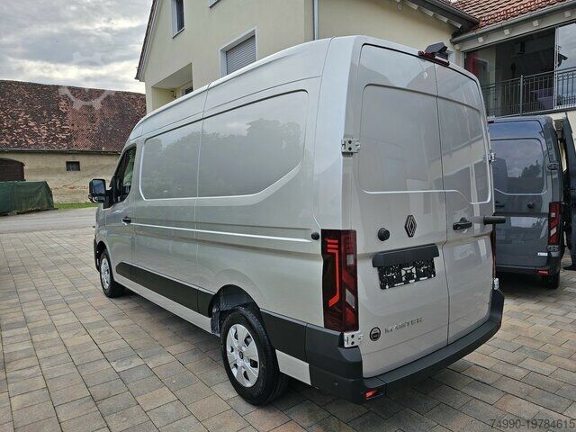 Van bumbung tinggi Renault Master L2H2 170 Neues Modell 10´´ Navi Kamera