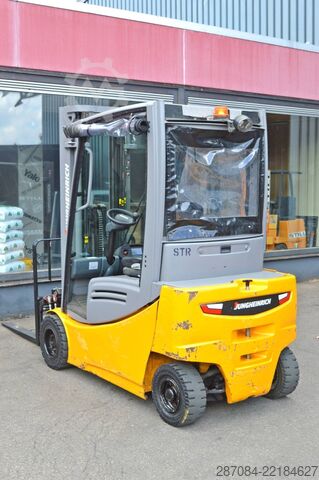 Xe nâng Jungheinrich EFG 320