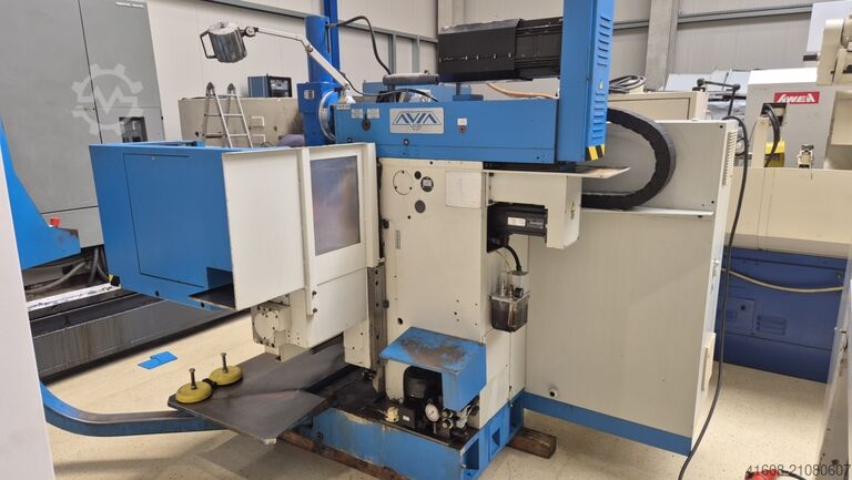 CNC verktygsfräsmaskin - Universal AVIA FNE 40 NC