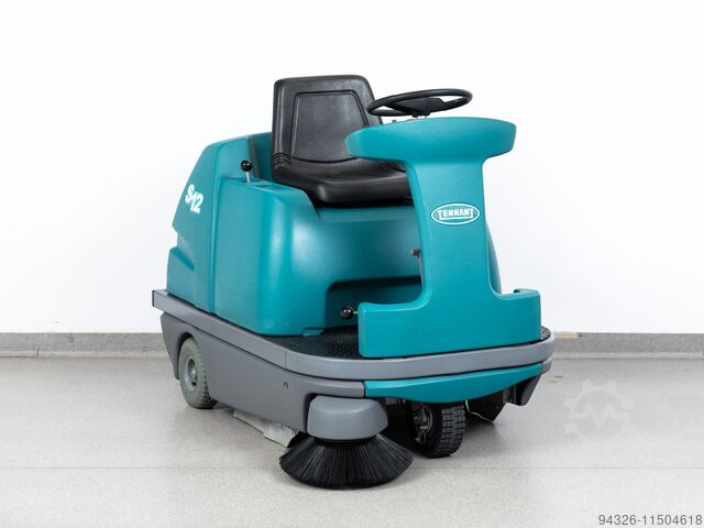 Čistilec Tennant S12 Nove baterije Tennant S12 - 2006y - 2220mth - 4650m²/h