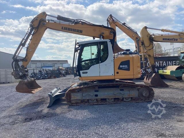 Chain excavator LIEBHERR R920 Compact