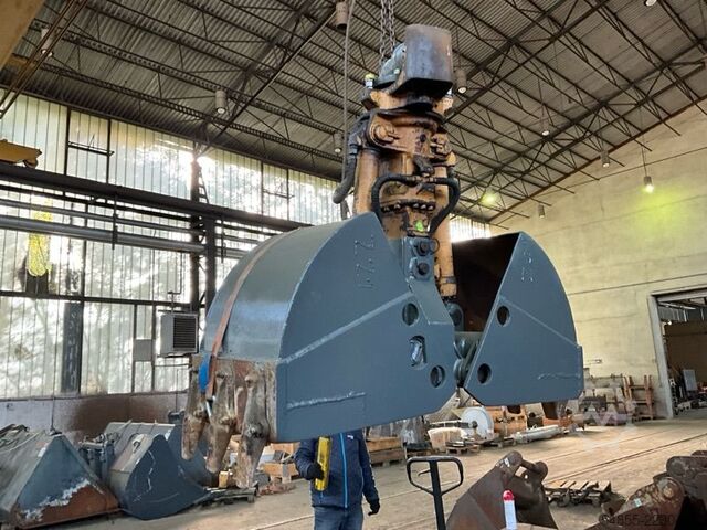 Sonstige LIEBHERR GM8 mit geteilten Schalenträger / 600mm