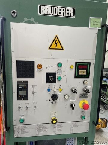 Mesin punching otomatis BRUDERER BSTA41H