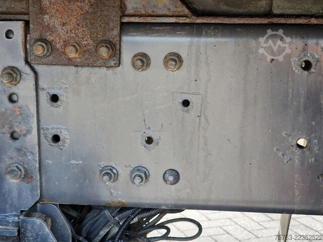 Chiếc vali Volvo FM 460 full air - VEB - Zepro lift - low KM - s...