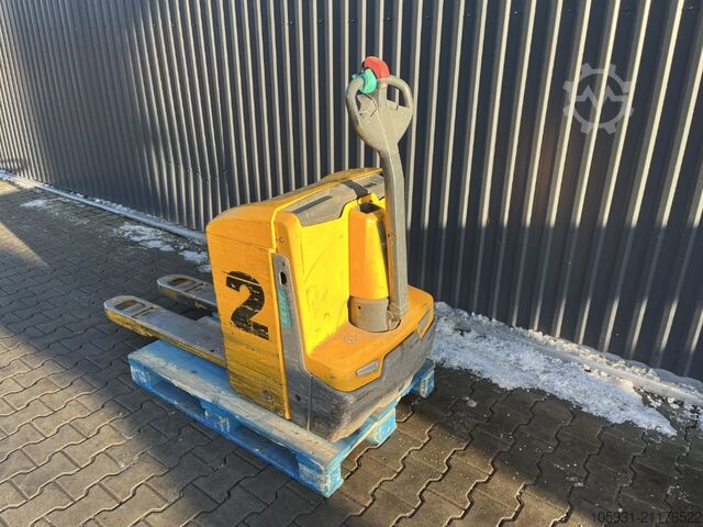 Carretilla elevadora baja Jungheinrich EJE120