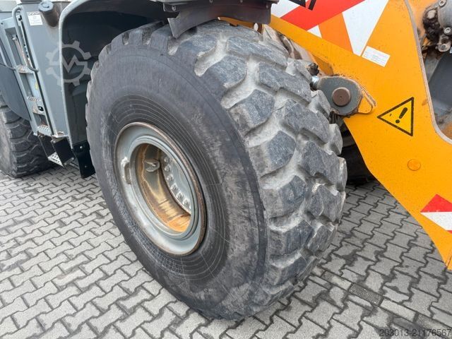 Φορτωτής με ελαστικά LIEBHERR L566 XPower Radlader 27,5 Ton *11.900 h *Waage