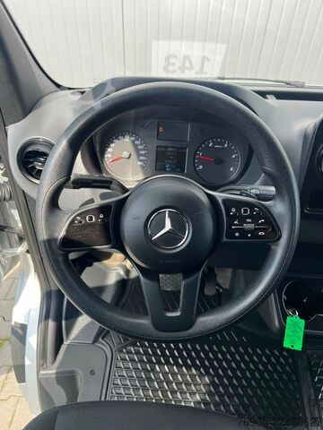 Kõrge katusega kaubik MERCEDES-BENZ Sprinter 215 9G-TR HOCH+LANG KLIMA 3-SITZ KAMERA