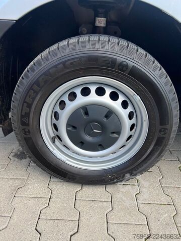 Kaubik MERCEDES-BENZ Sprinter 215 9G-TR HOCH+LANG KLIMA 3-SITZ KAMERA
