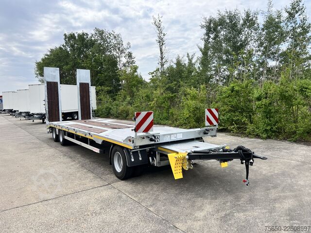 Remolque de plataforma baja Möslein T 3-9,20 F  3 Achs Tieflader mit gerader Ladefläche 9 m, Neufahrzeug