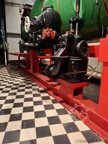 Vintage dráttarvélar Lanz Zweizylinder- Verbund-Heißdampf-Lokomobil