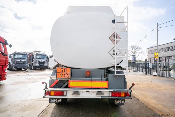 Xe bồn chở dầu EKW EKW-ROC32T2D - 32 000 L/5 comp.