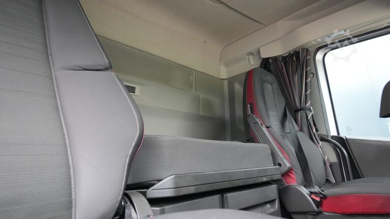 Zat berbahaya Volvo FH 420 6X2 Adr tractor unit