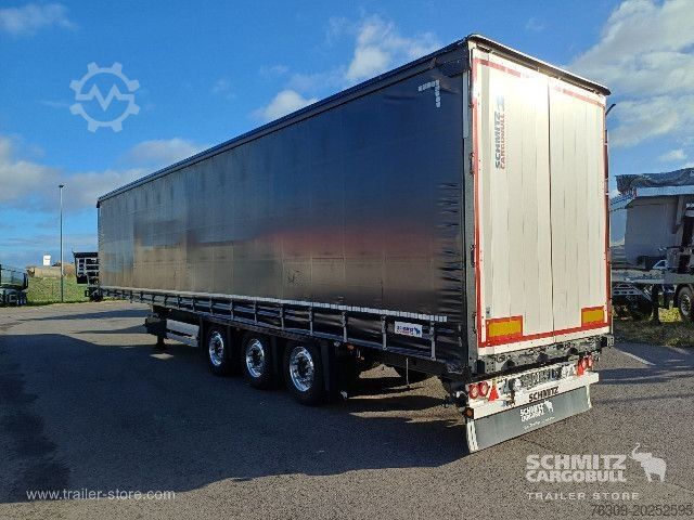 Åpen semitrailer med presenning Schmitz Cargobull Curtainsider Mega Getränke